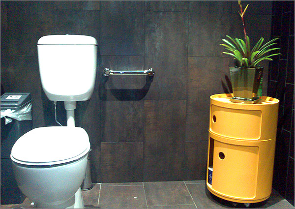 Photograph of the toilet at Chat Thai restaurant, Sydney