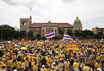 Photo of PAD protesters occupying the grounds of Government House in Bangkok